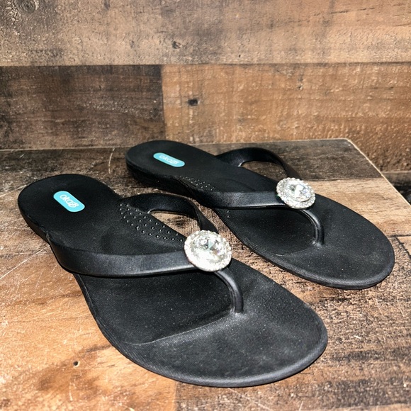 OKA b. Shoes Oka B Halo Comfortable Flip Flops In The Color